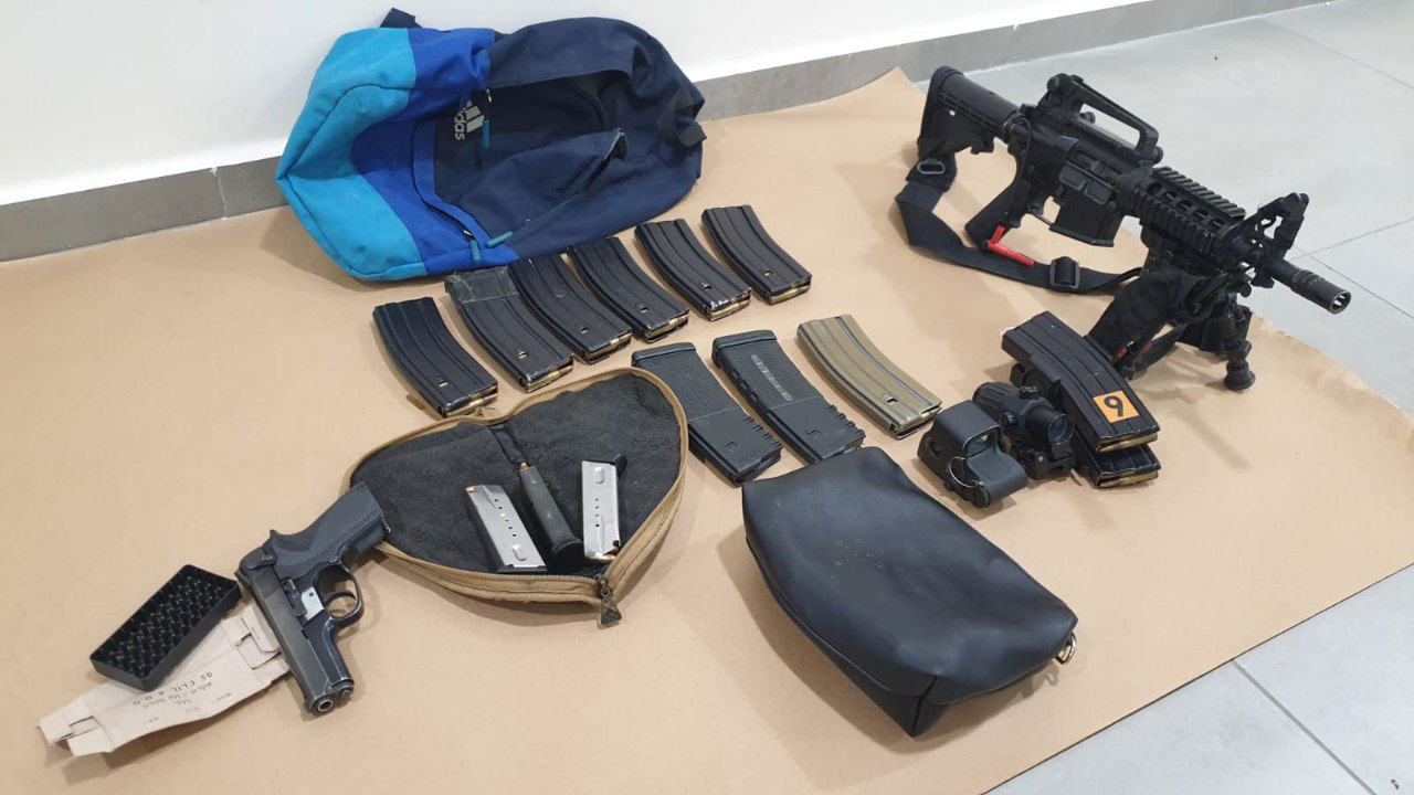 הלוחמים תפסו בחברון רובה M-16, אקדח, מחסניות ותחמושת