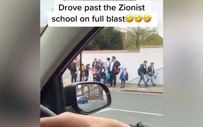 תומכי חיזבאללה הפחידו את הילדים הקטנים - ופרצו בצחוק