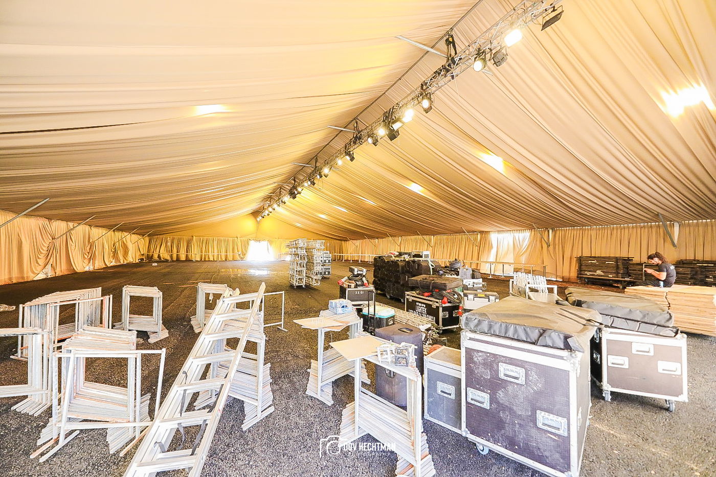 72 שעות להילולת הרשב"י: הצלם החב"די עם תיעוד מהשטח