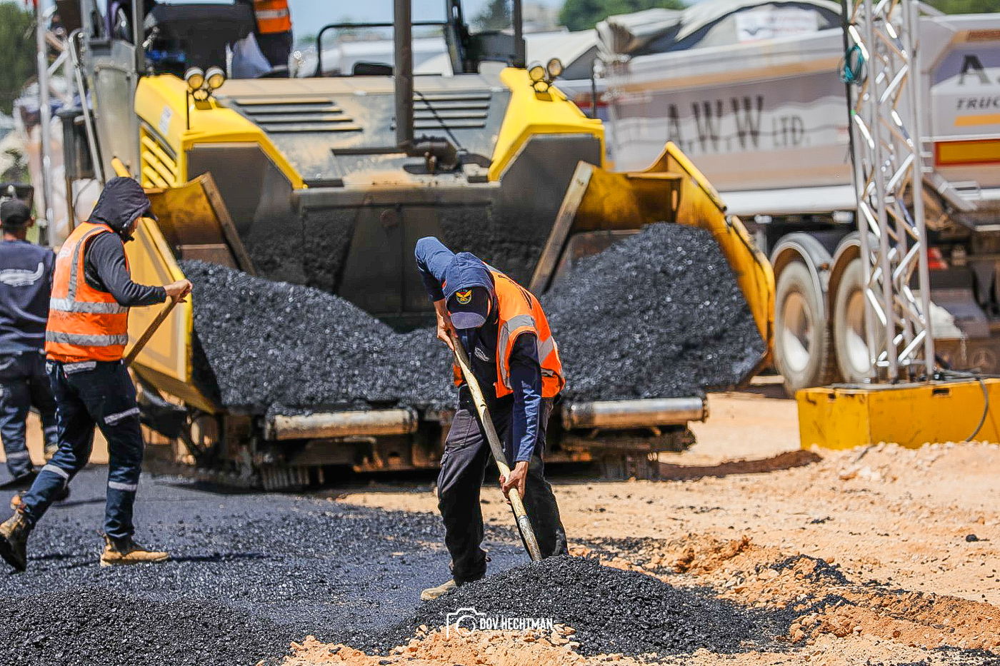 72 שעות להילולת הרשב"י: הצלם החב"די עם תיעוד מהשטח
