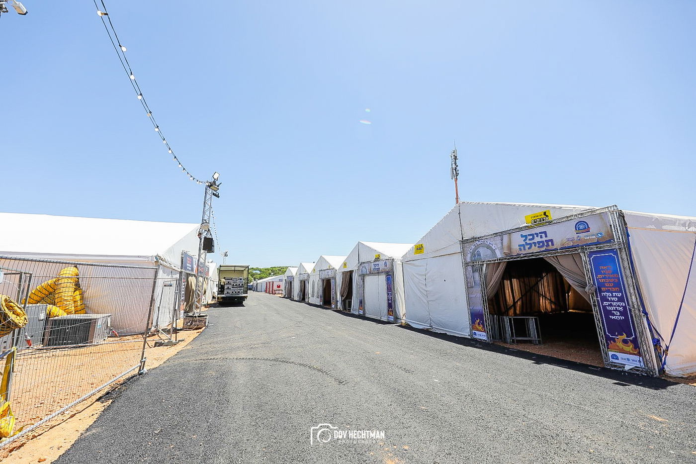 72 שעות להילולת הרשב"י: הצלם החב"די עם תיעוד מהשטח