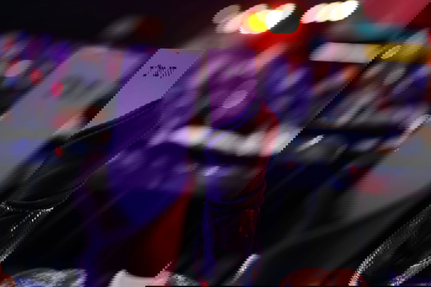 מה חיפשו 12,000 חסידים יום אחרי יום באולמי אווניו?