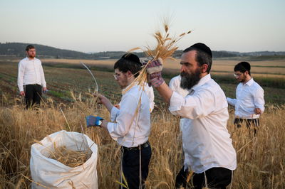 פרשת אמור: האם מותר לומר 'הנני מוכן ומזומן'
לפני ספירת העומר