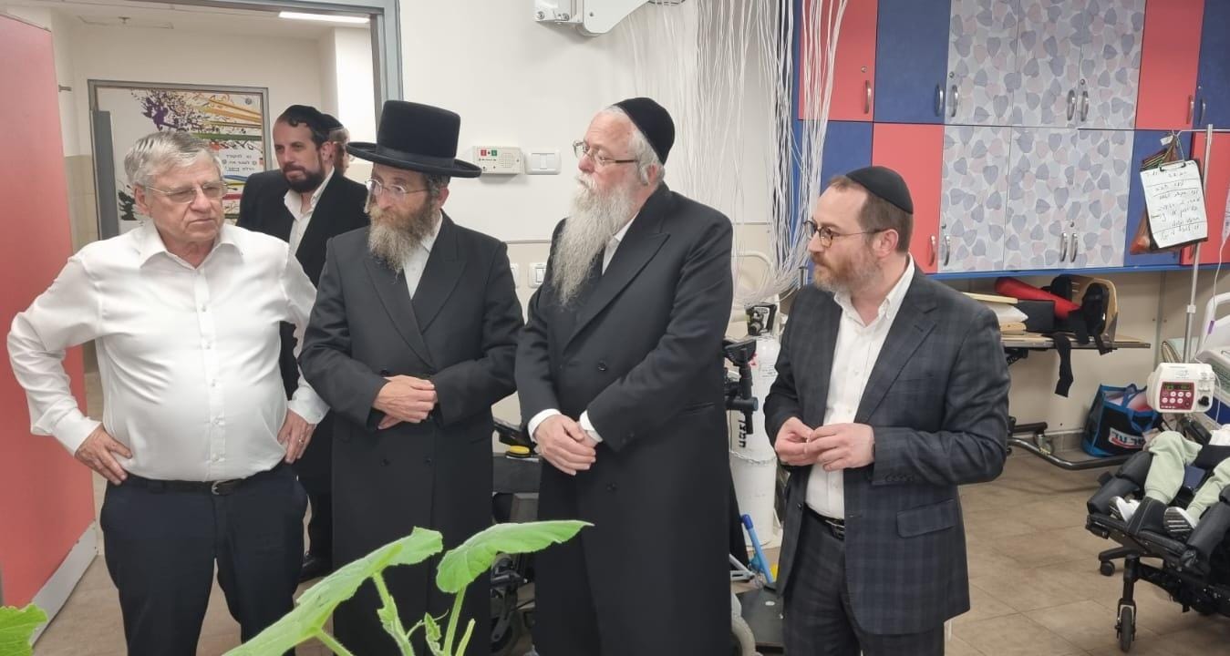 במהלך הביקור פגש האורח את הילדים, את הצוות הרפואי והפדגוגי