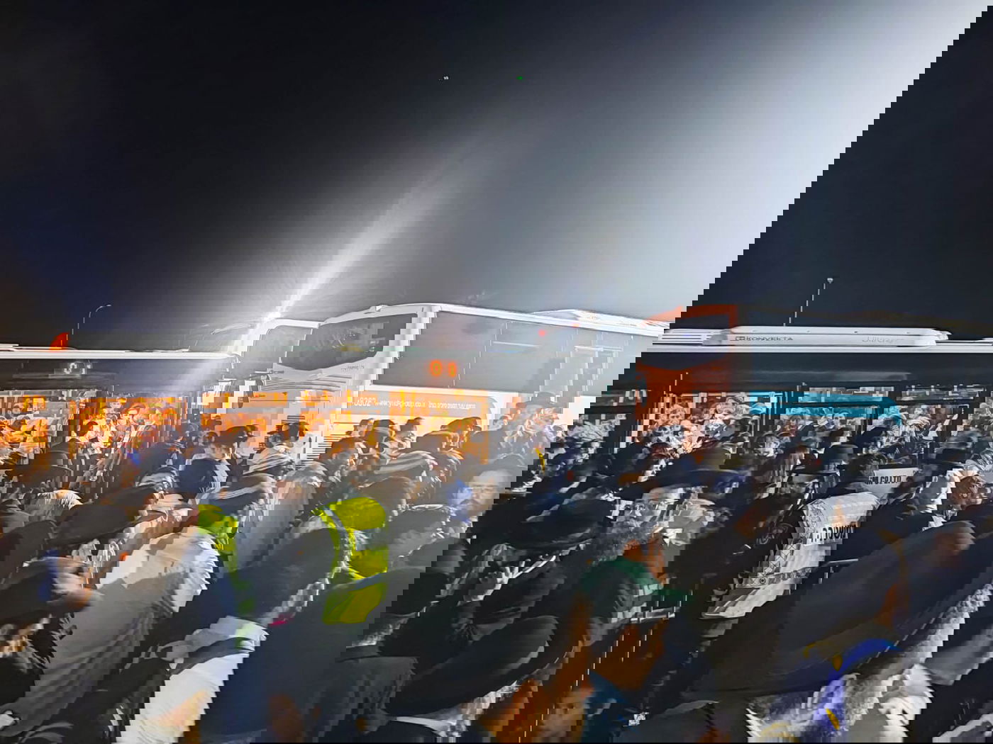 תיעוד מחניון האוטבוסים הסמוך למירון