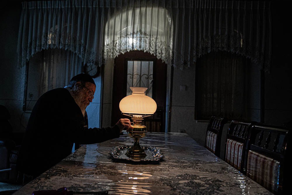 אור מעששיות משודרגות: אלו שחוק "חשמל כשר" לא יספק אותם