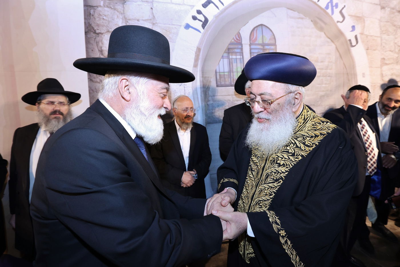 תיעוד: ההדלקה של הראשל"צ הגר"ש עמאר בהר מירון