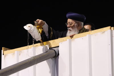 תיעוד: ההדלקה של הראשל"צ הגר"ש עמאר בהר מירון