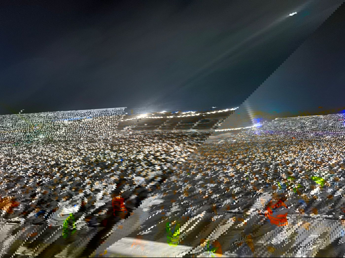 תיעוד ענק ועוצמתי: ההדלקה של המשפיע ר' מיילך בידרמן