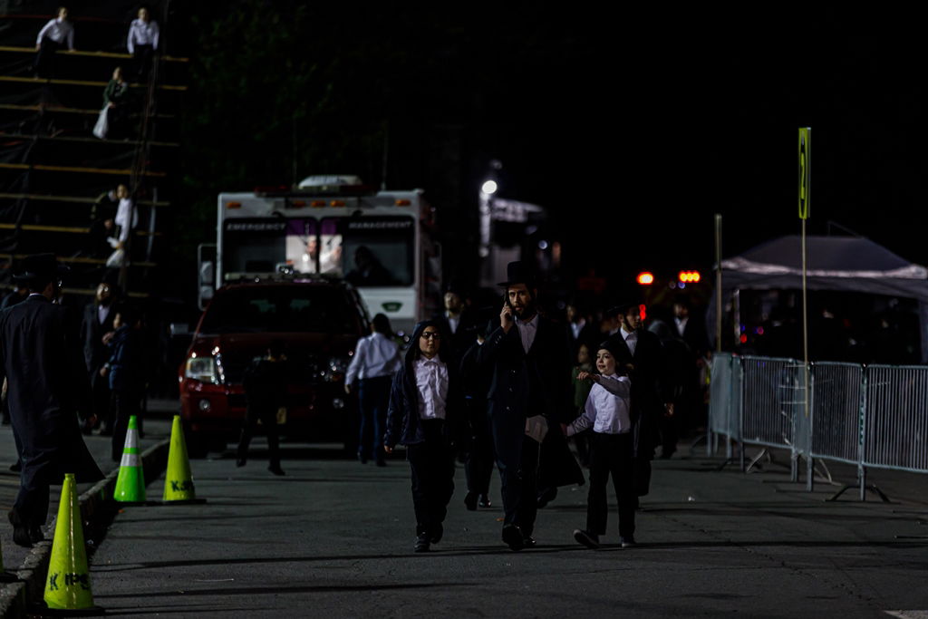 תיעוד ענק: רבבות במעמד ההדלקה בסאטמר