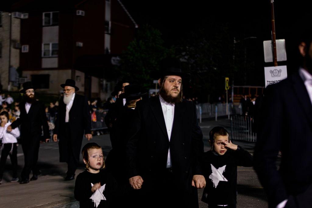 תיעוד ענק: רבבות במעמד ההדלקה בסאטמר
