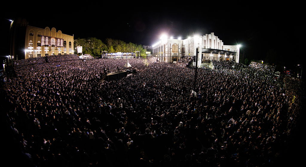 תיעוד ענק: רבבות במעמד ההדלקה בסאטמר