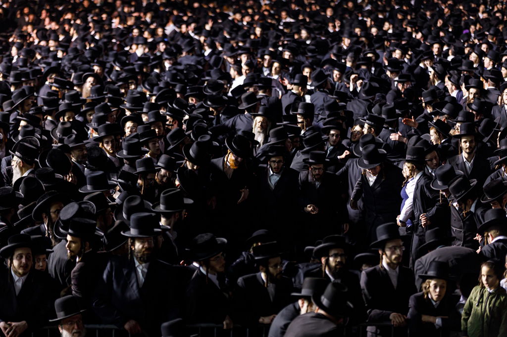 תיעוד ענק: רבבות במעמד ההדלקה בסאטמר