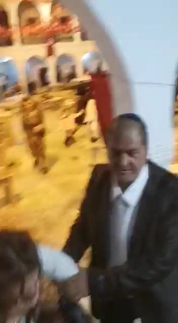 כוחות הביטחון מפנים את החוגגים