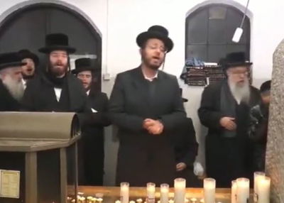 מתפללים על ציון9 רבי מנחם מנדל זי"ע