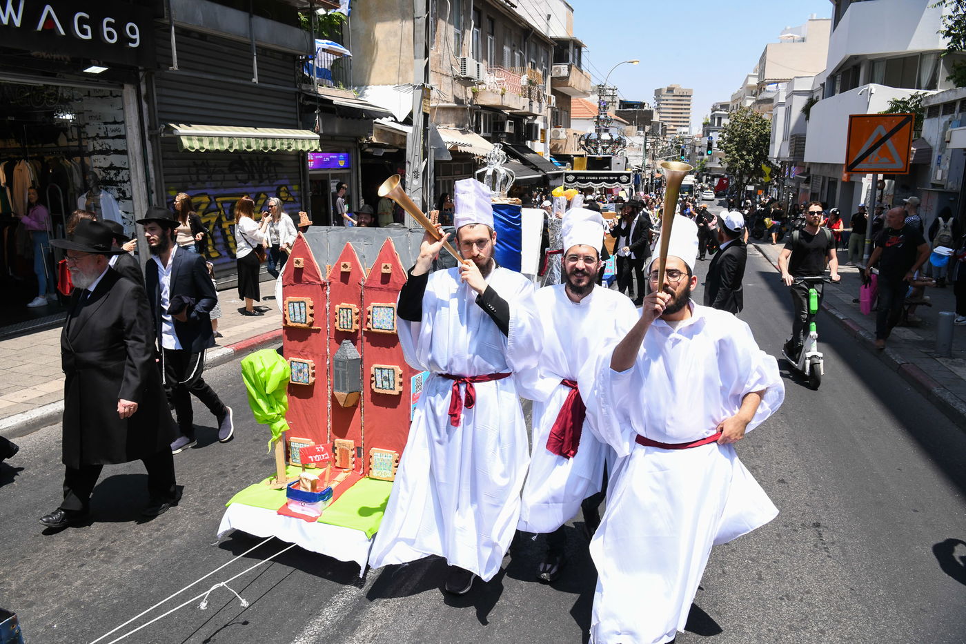 17 אלף ילדים חסמו את כבישי תל אביב | תיעוד