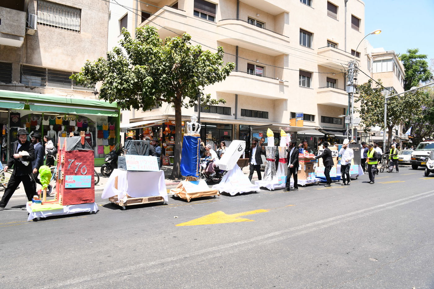 17 אלף ילדים חסמו את כבישי תל אביב | תיעוד