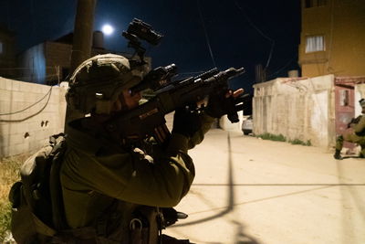 19 מבוקשים נעצרו; אמצעי לחימה רבים נתפסו | תיעוד