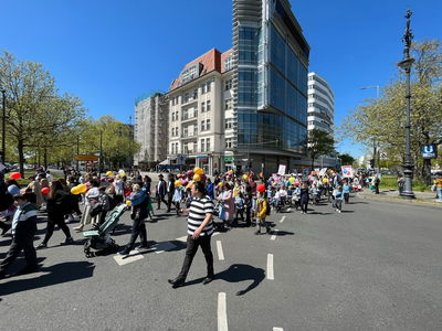 בלב גרמניה: ילדים יהודים צעדו לכבוד רשב"י • תיעוד מרגש