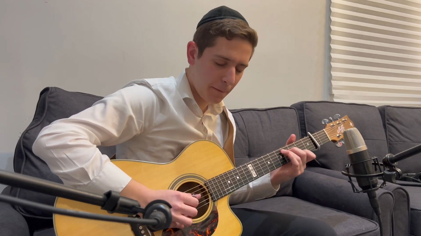 עילוי הגיטרה בביצוע חדש לקרליבך: "שמחה לארצך"