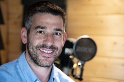 שוקי מילצקי בסינגל חדש: "תראה אותי"