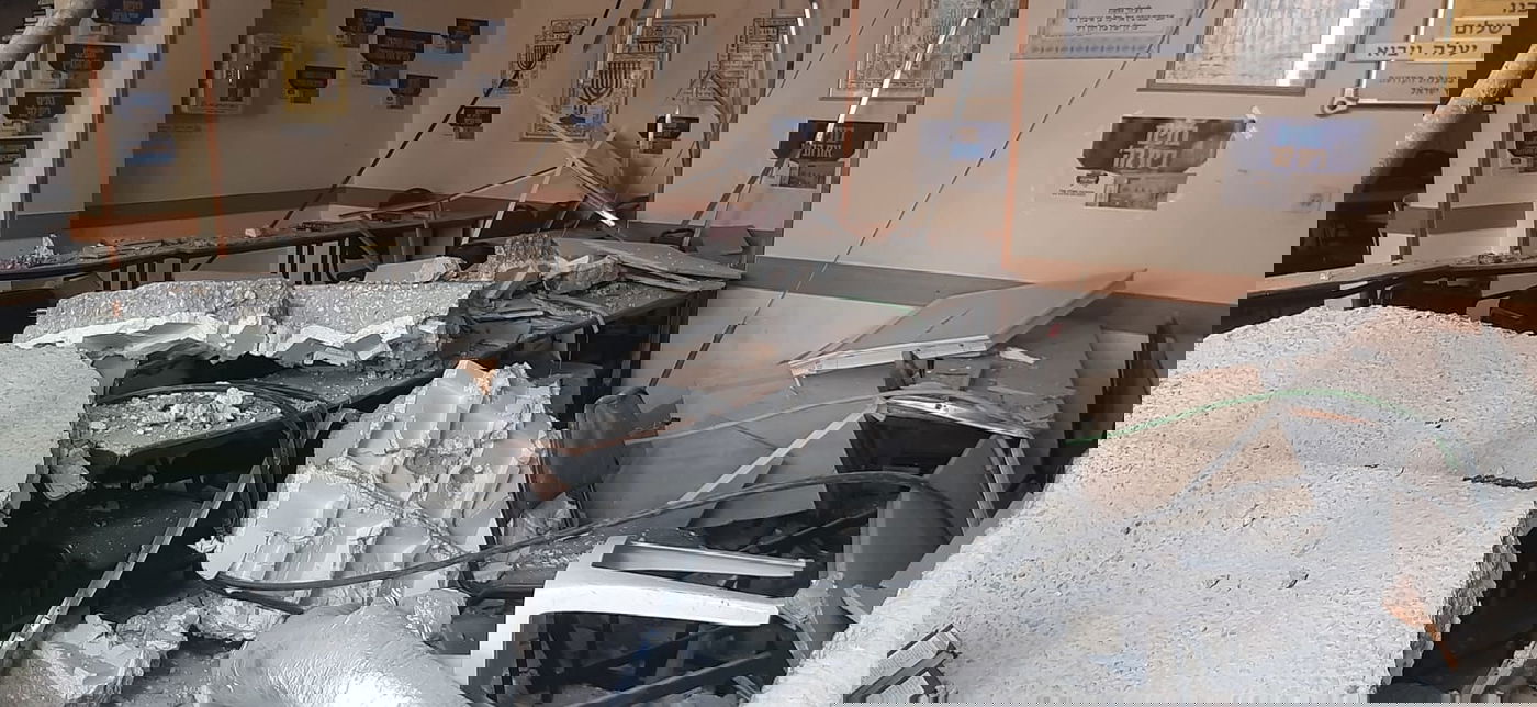 "נמנע אסון כבד"; תקרה קרסה בבית כנסת שנבנה ללא היתר