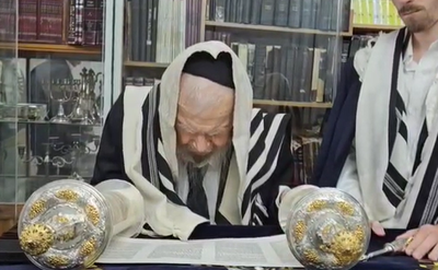 ראש חודש סיוון: ראש הישיבה עלה לתורה במניין שבביתו | צפו