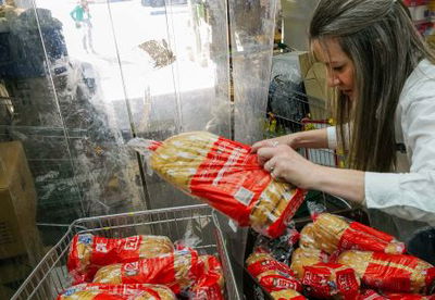 קונים לחם, אילוסטרציה