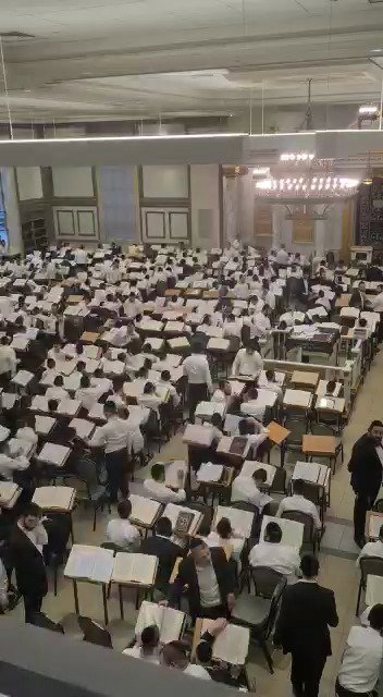 ועסקין בשמחת התורה. "בית יצחק" 