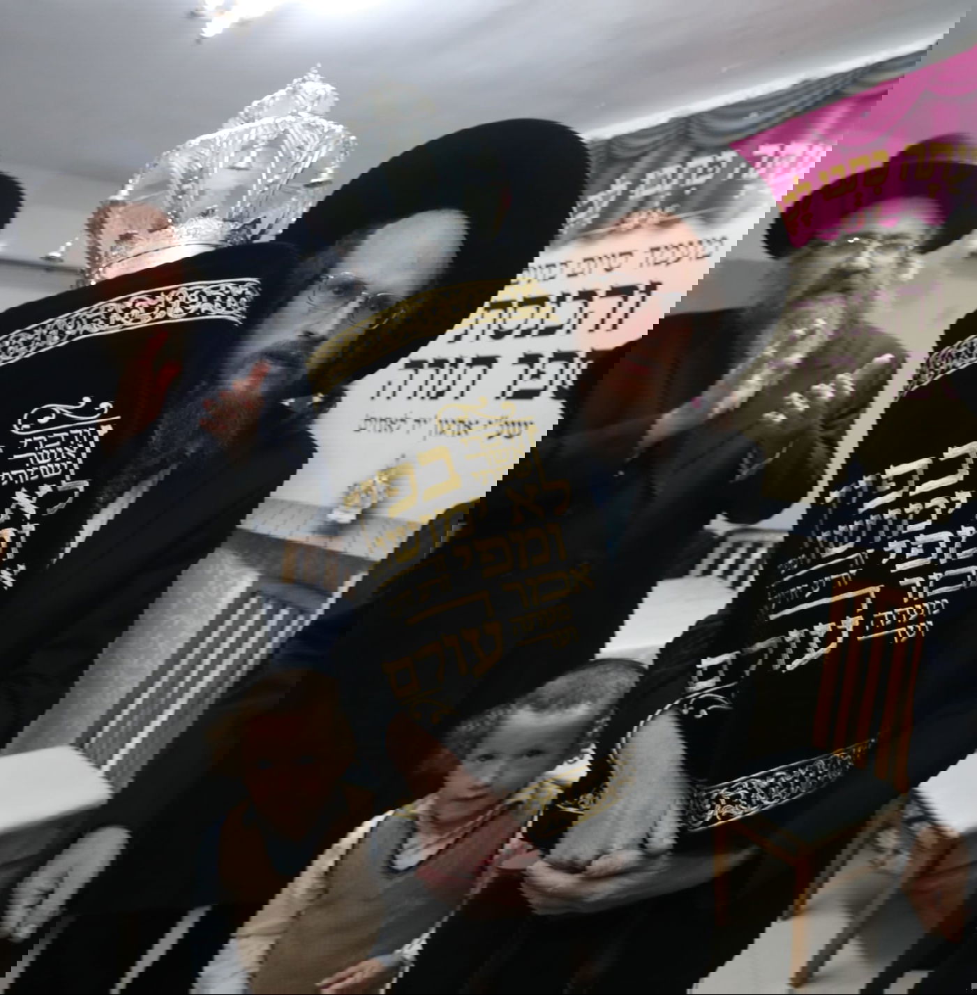 "לזכות בספר תורה דווקא בערב חג השבועות בו חוגג עם ישראל את קבלת התורה, יעניק לזוכים המאושרים משמעות נוספת של 'קבלת התורה''