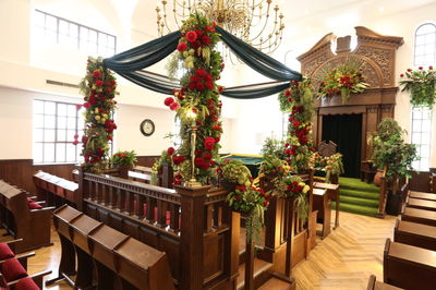 כך קישטו ופיארו את בית הכנסת "קהילת אשכנז" במודיעין עילית • תיעוד