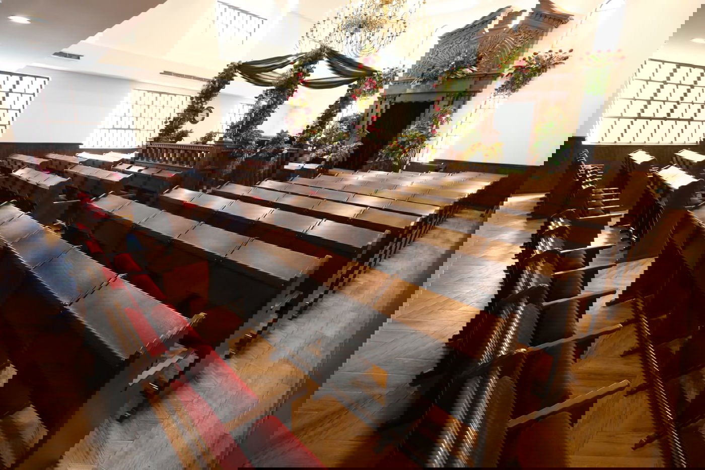 כך קישטו ופיארו את בית הכנסת "קהילת אשכנז" במודיעין עילית • תיעוד