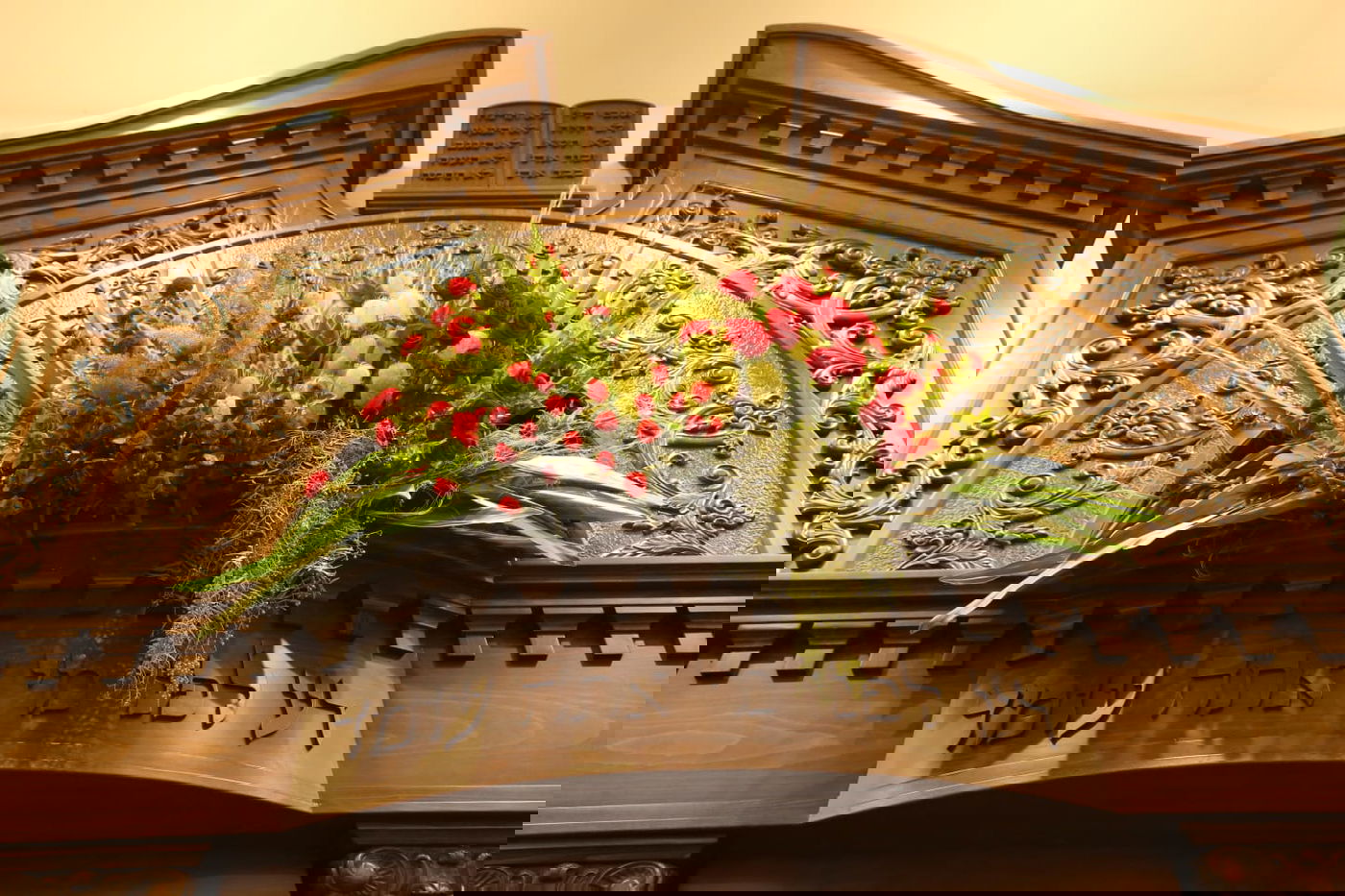 כך קישטו ופיארו את בית הכנסת "קהילת אשכנז" במודיעין עילית • תיעוד