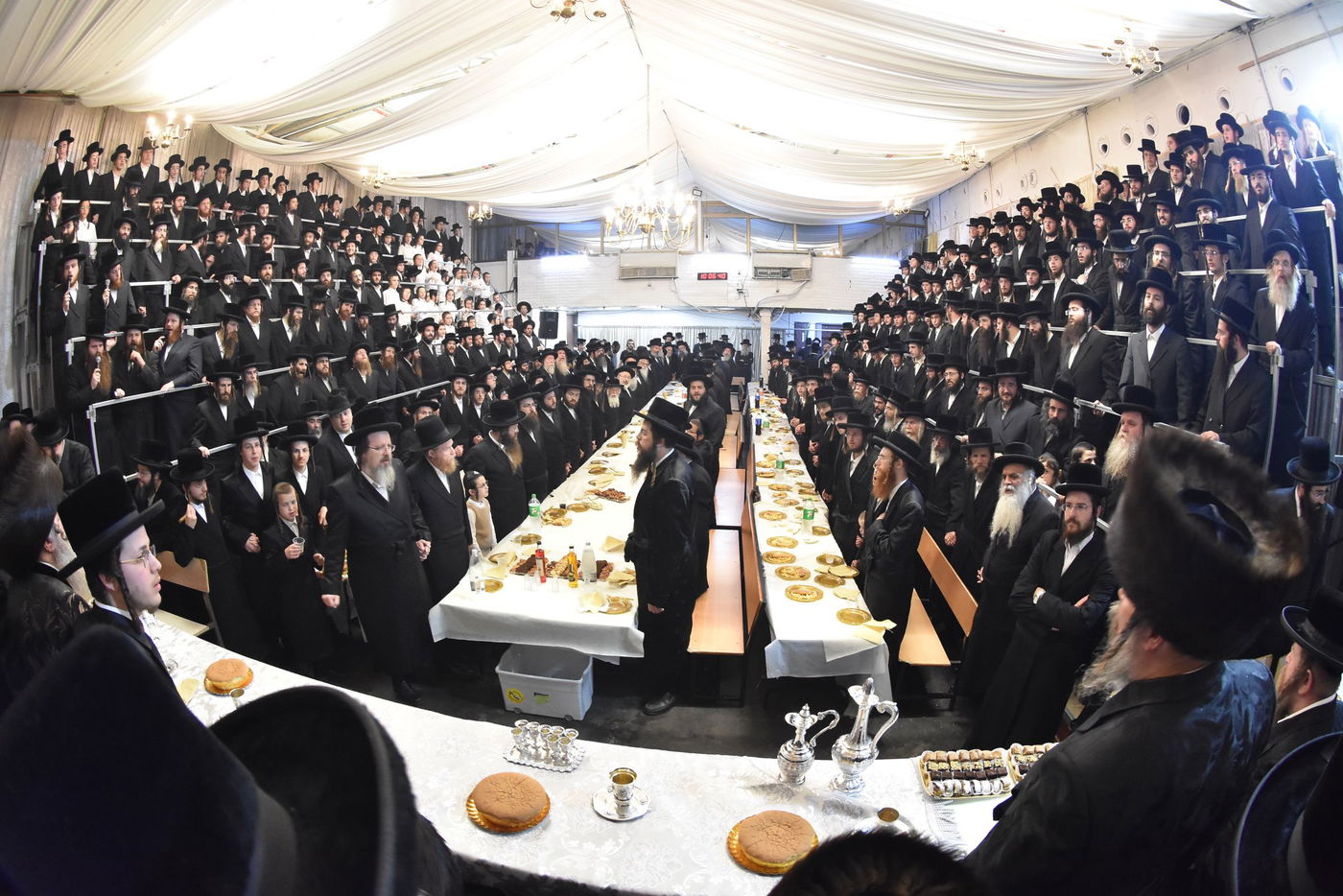 שמחת האירוסין בחצרות קרעטשניף - צאנז שיכון ג' - סערט ויזניץ י-ם 