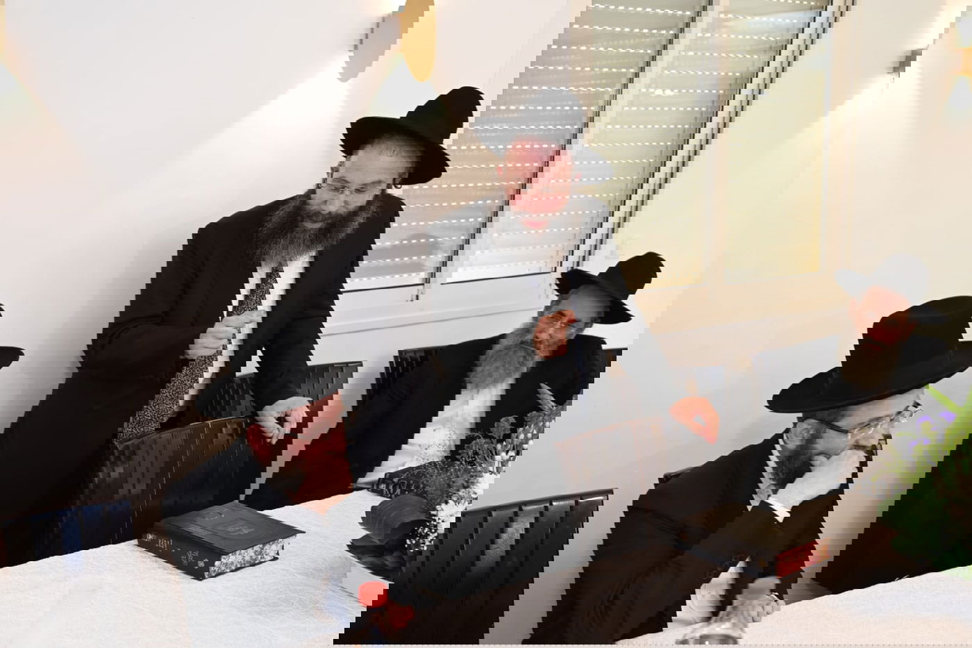 כנוס היסוד בביתו של ראש הישיבה הגר"א מאירוביץ'