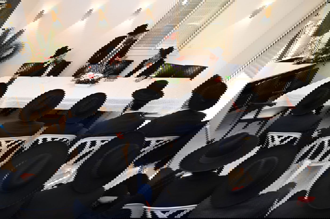 כנוס היסוד בביתו של ראש הישיבה הגר"א מאירוביץ'