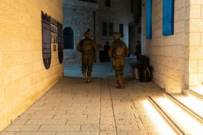 תחת ירי ויידוי אבנים: חמישה מבוקשים נעצרו