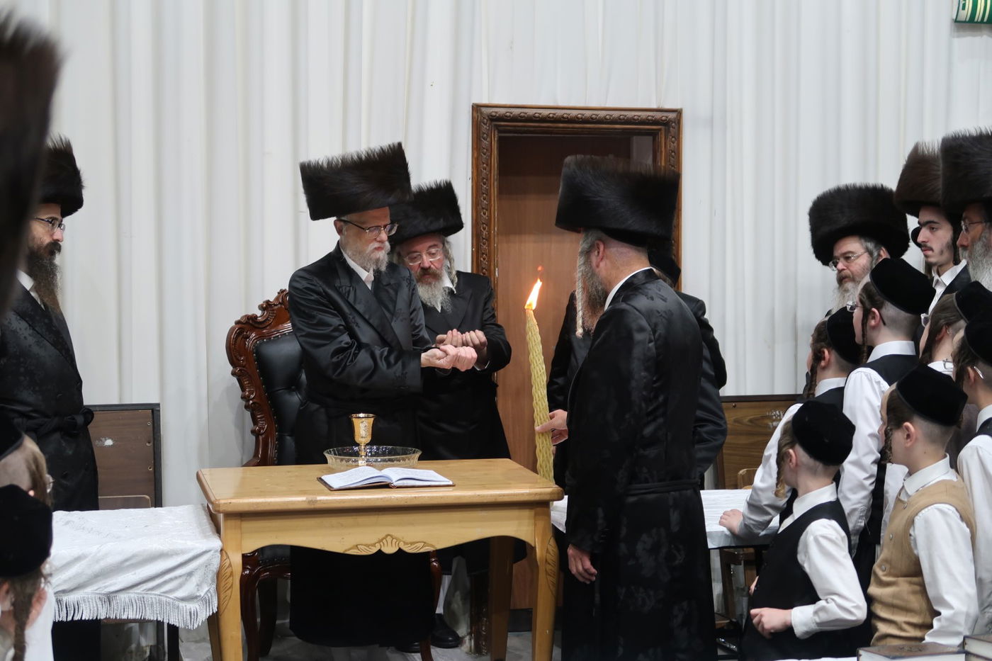 חג מתן תורה בחצר הקודש סערט ויז'ניץ | צפו