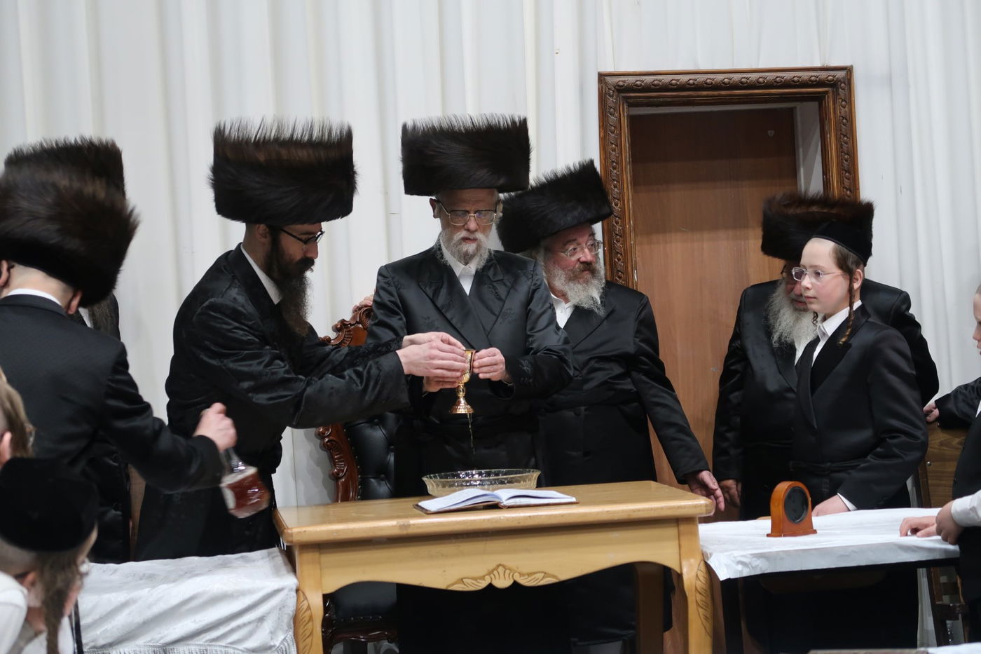 חג מתן תורה בחצר הקודש סערט ויז'ניץ | צפו