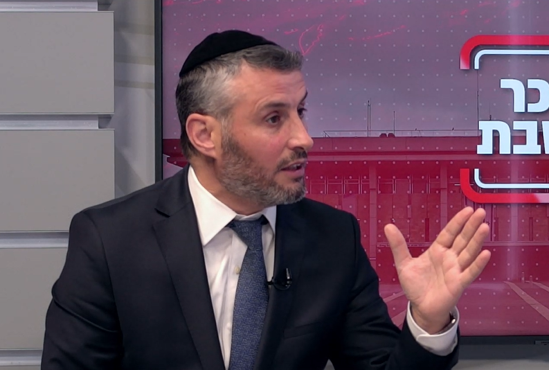 השר חיים ביטון: "אנחנו לא נכנעים למפגינים, אריה דרעי יחזור לכהן כשר בממשלה"