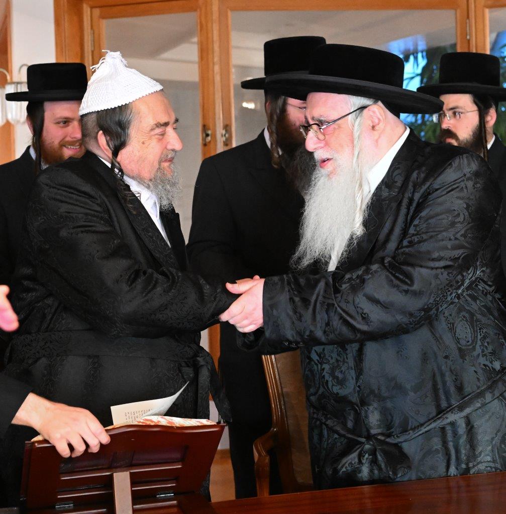 האדמו"ר מצאנז בביקור אצל הגרי"מ שכטר • צפו