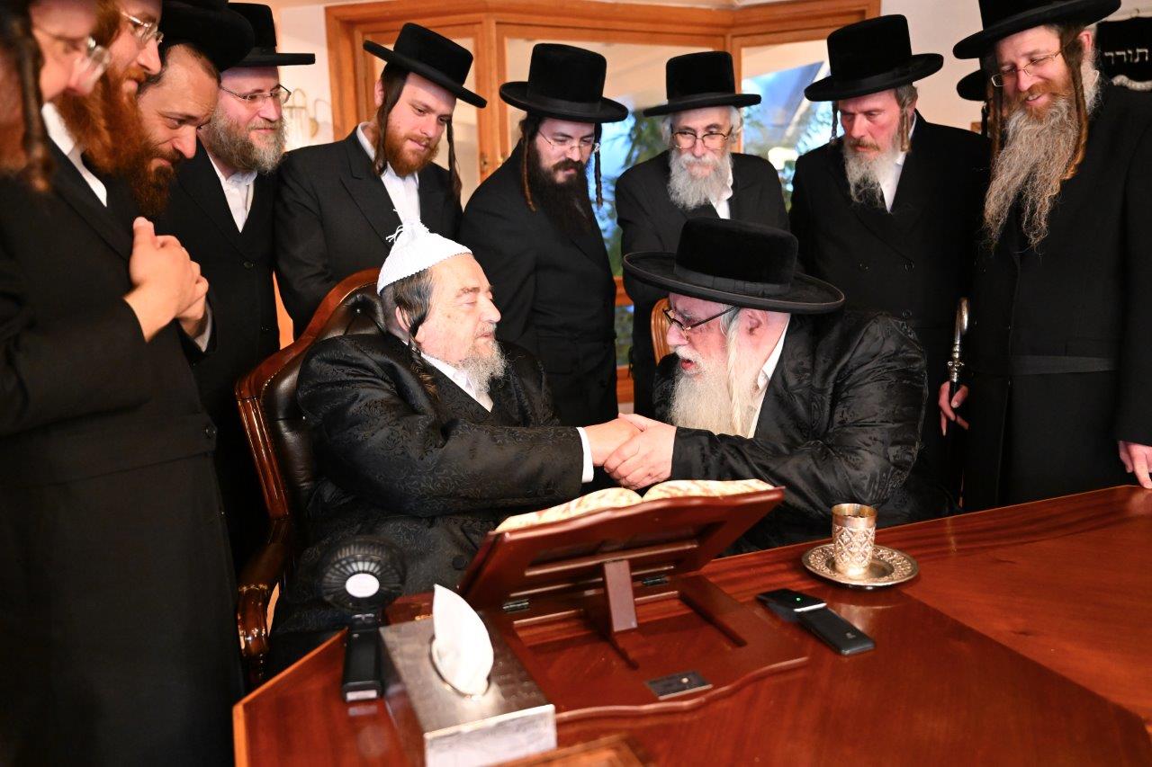 האדמו"ר מצאנז בביקור אצל הגרי"מ שכטר • צפו