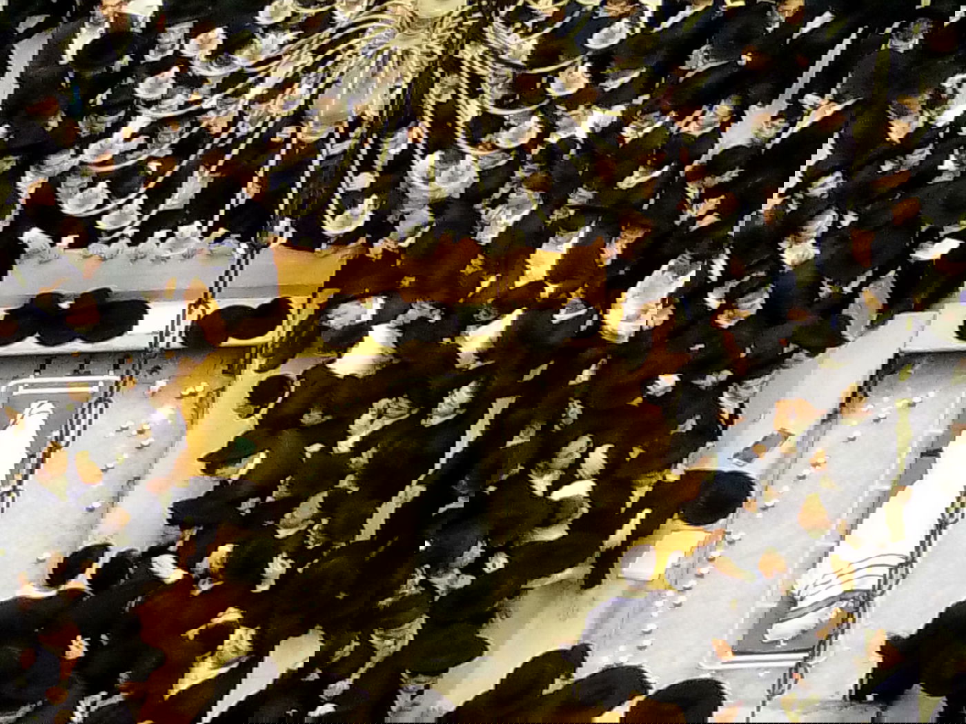 מיטת מרן רבי גרשון אדלשטיין זצ"ל בהיכל הישיבה