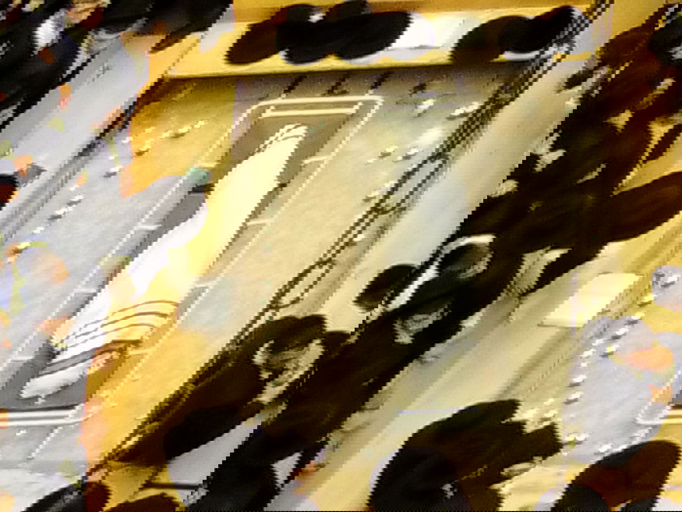 מיטת מרן רבי גרשון אדלשטיין זצ"ל בהיכל הישיבה