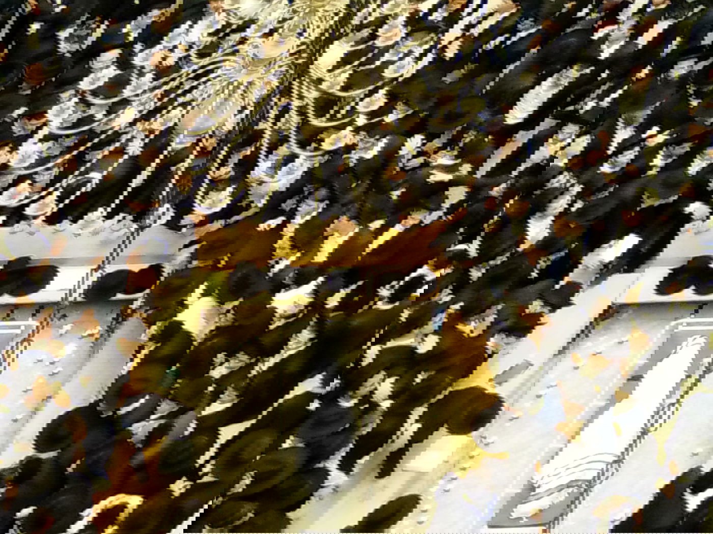 מיטת מרן רבי גרשון אדלשטיין זצ"ל בהיכל הישיבה