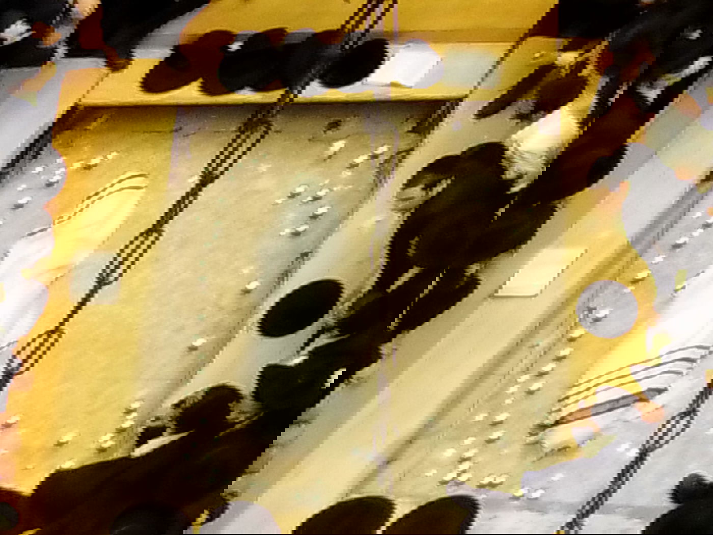 מיטת מרן רבי גרשון אדלשטיין זצ"ל בהיכל הישיבה