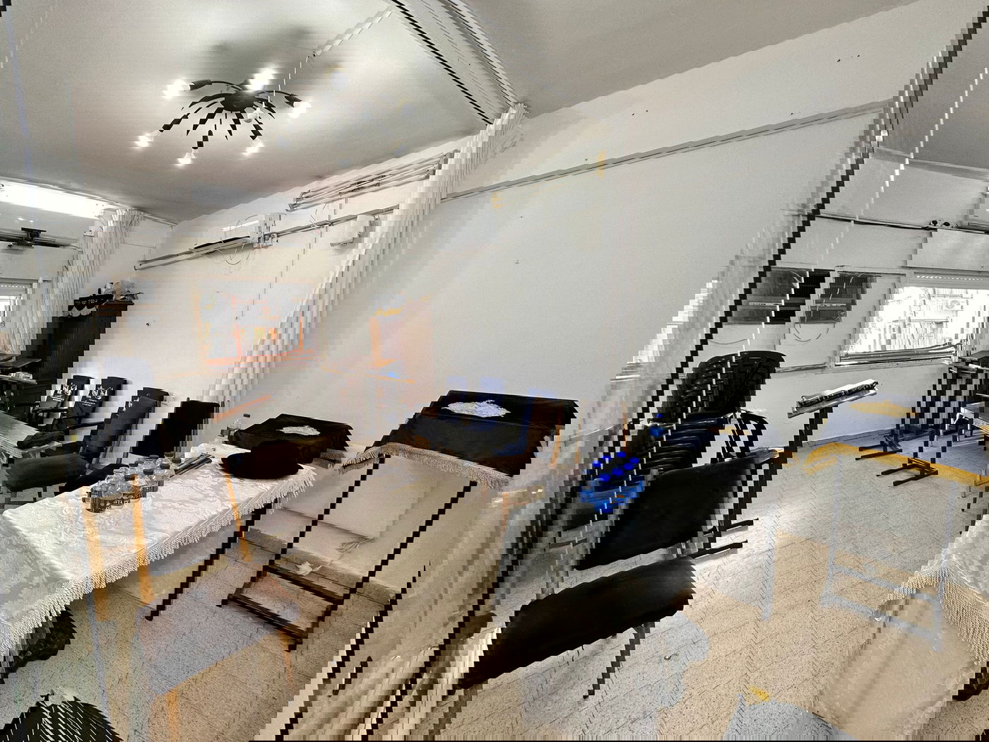 הצצה נדירה אל ביתו של מרן רבי גרשון אדלשטיין זצוק"ל • צפו