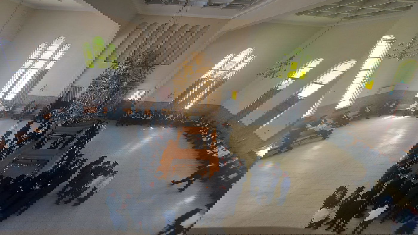 הבחורים המומים וכואבים: תיעוד משעה זו מישיבת פוניבז'