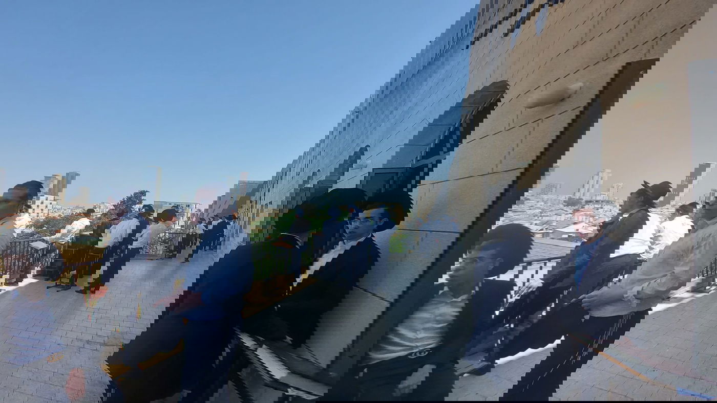 הבחורים המומים וכואבים: תיעוד משעה זו מישיבת פוניבז'