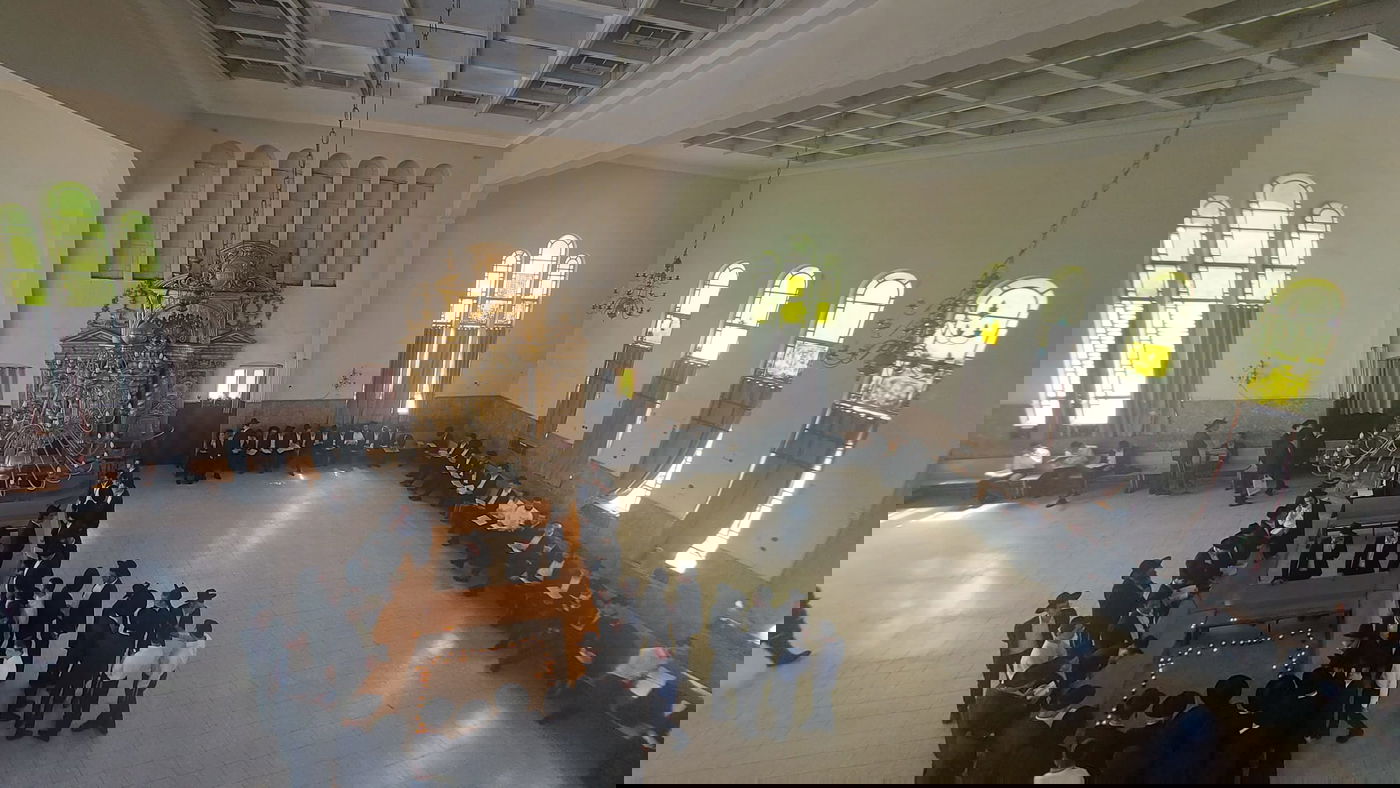 הבחורים המומים וכואבים: תיעוד משעה זו מישיבת פוניבז'